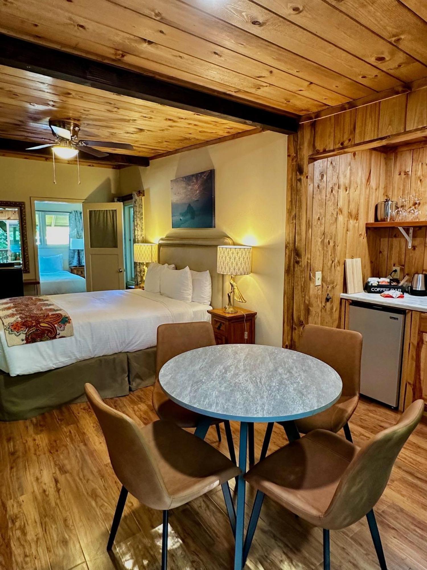 Classic Quadruple Room